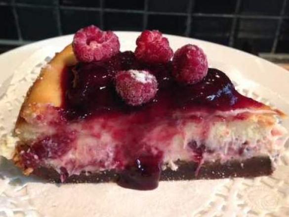 Christmas White Chocolate, Black Cherry & Raspberry Cheesecake