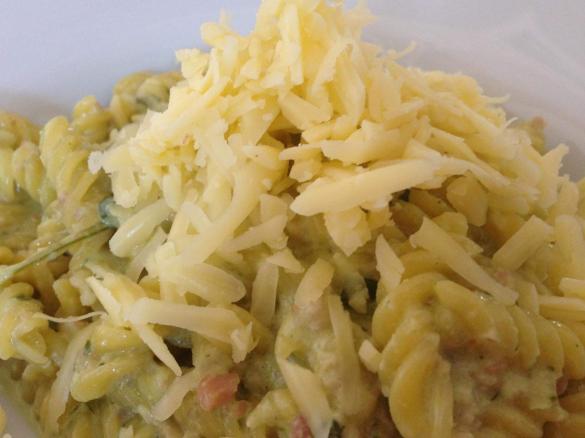 Wild Rocket & Walnut Pesto / Pasta