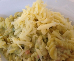 Wild Rocket & Walnut Pesto / Pasta