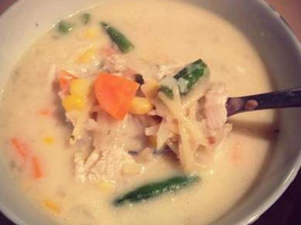 Green curry chicken noodle soup