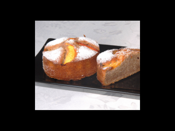 Mini Peach & Pecan Cakes