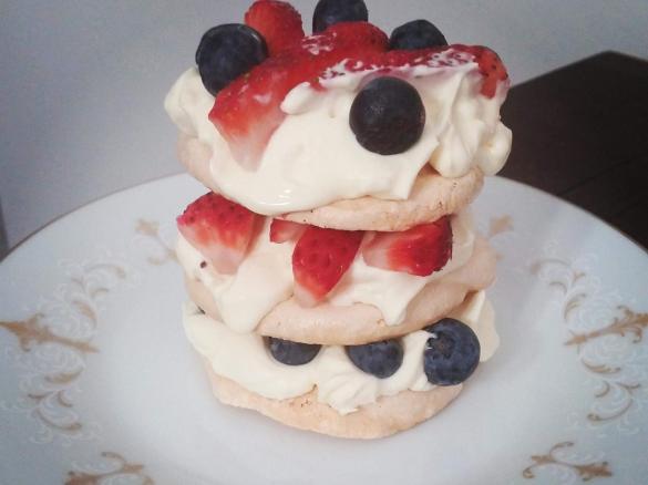 Cuppaluva's Mini Christmas Pavlovas