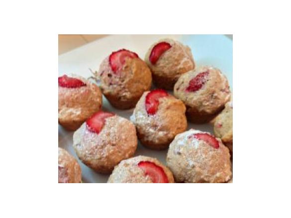 Wholemeal rhubarb and strawberry mini muffins