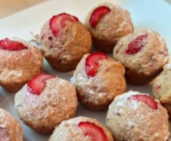 Wholemeal rhubarb and strawberry mini muffins