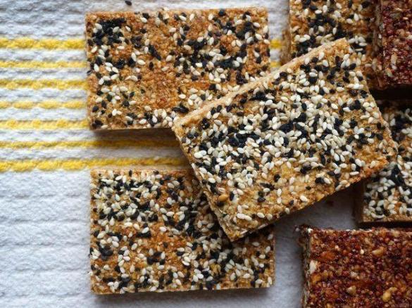 Seedy Cranberry-quinoa Energy & protein Bars