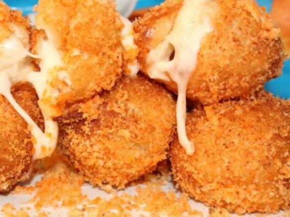 Marian's Old Fashioned Cheese Puffs