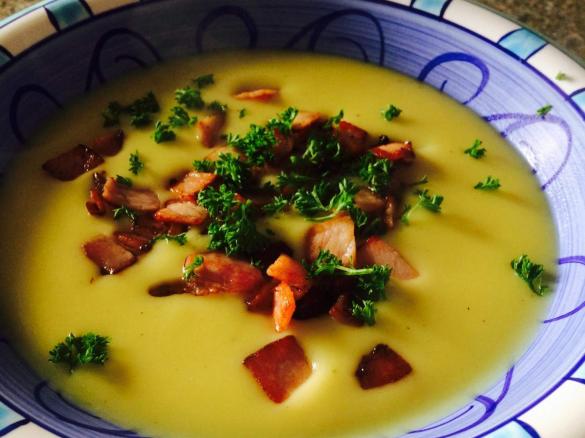 Creamy Spicy Parsnip Soup 