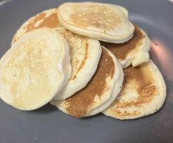 Fluffy apple pikelets