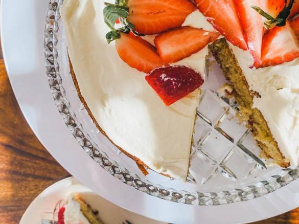 Strawberry & Vanilla Teacake