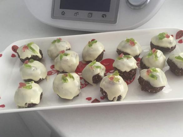 Naughty and Nice Xmas Balls