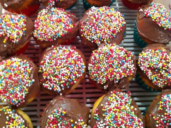 Basic Vanilla Cupcakes