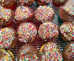 Basic Vanilla Cupcakes