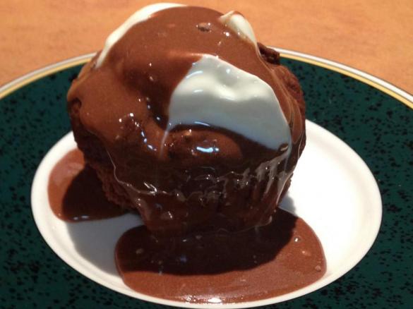 Chocolate, zucchini and spelt mini cakes