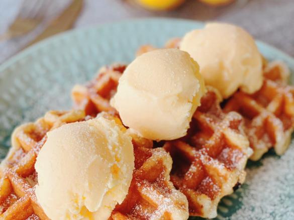 Vi's Lemon curd ice cream