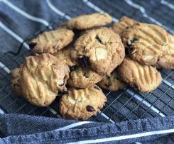 The Daily Mix - Cranberry and White Chocolate Biscuits