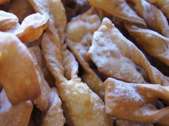 Angel wings (Favorki /Chrusty in Polish)