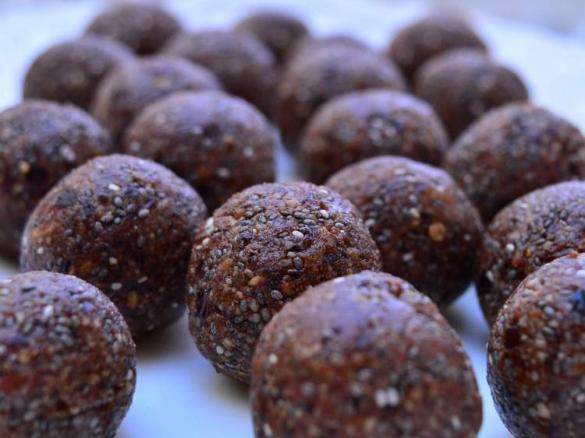 Chocolate Chia Energy Bites