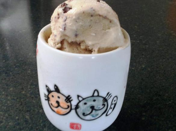 Creamy Choc Chip V-icecream - dairy free