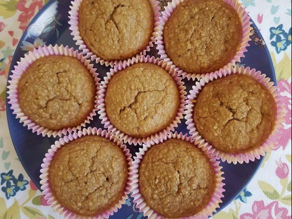 Feijoa spelt muffins