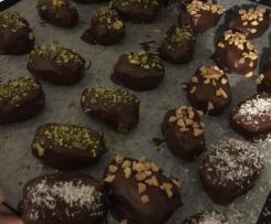 Date and almond butter chocolates