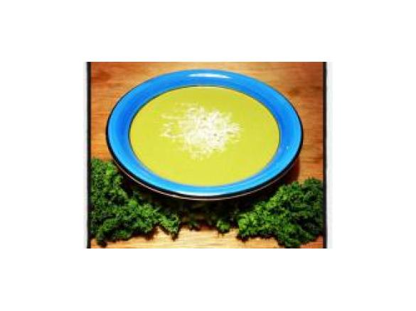 Creamy Cauliflower, Kale and Coconut Raw Soup