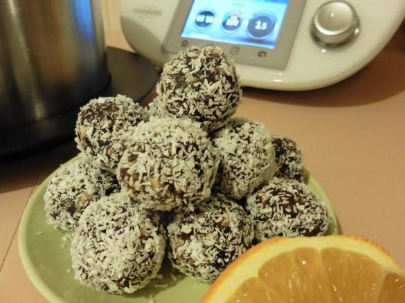 Orange and cocoa balls