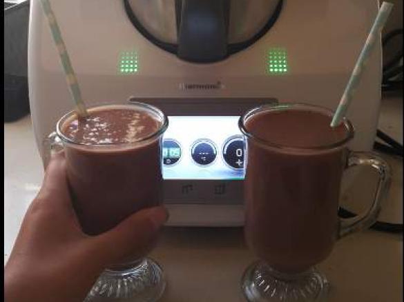 kids Favourite Chocolate Banana Smoothie