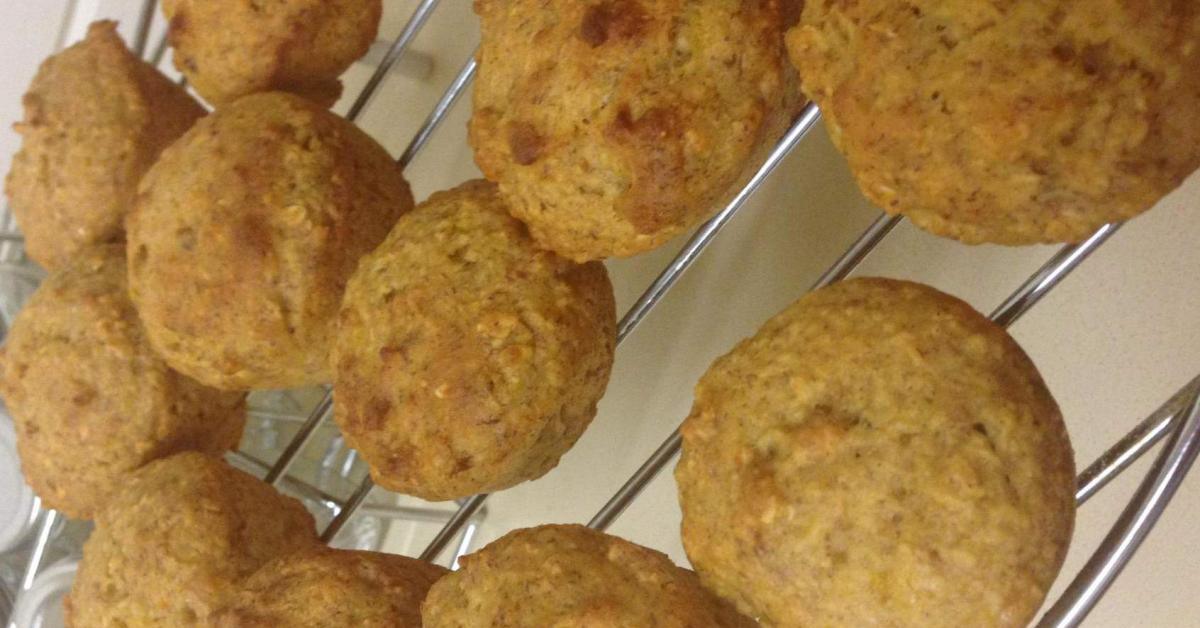 Banapple Muffins (Nut & Egg Free, Lunch box friendly) by guest. A ...