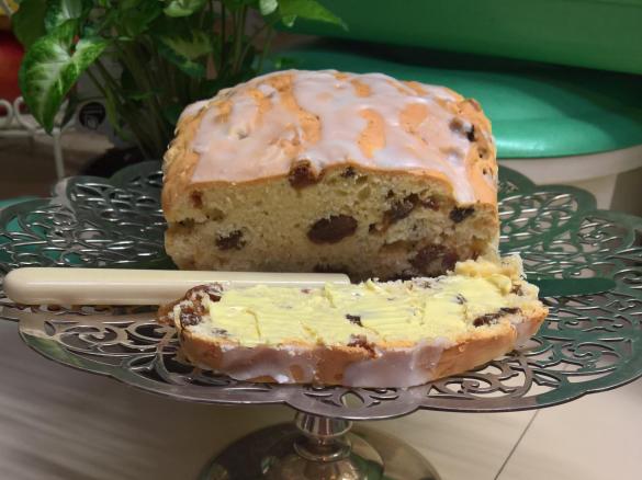 Jubilee loaf ( served spread with butter)