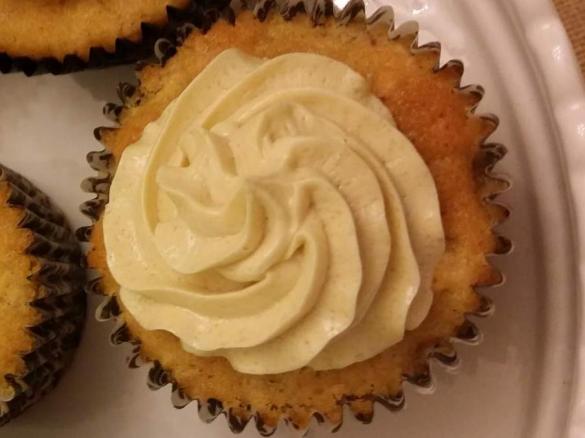 Spiced Apple Cupcakes with maple Buttercream Frosting