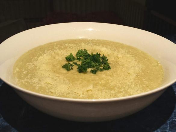 Cauliflower, Broccoli and Bacon Soup