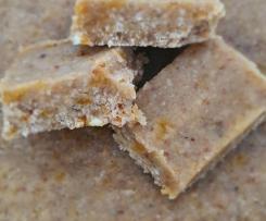 Nutty baked muesli bar