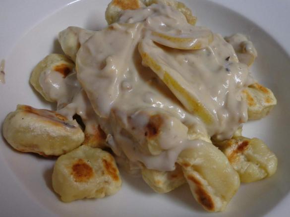 Cheese and pear gnocchi