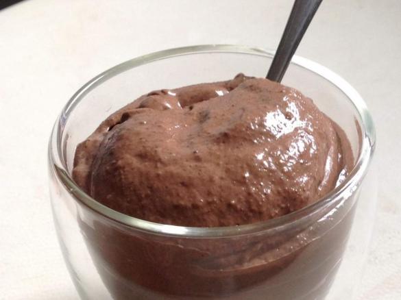 Dairy-free Choc-Avacado Mousse