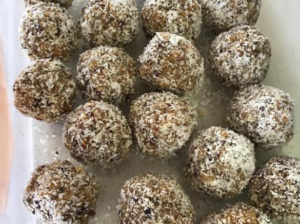 Variation Healthy Apricot, Nut & Seeds Bliss Balls