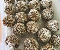 Variation Healthy Apricot, Nut & Seeds Bliss Balls