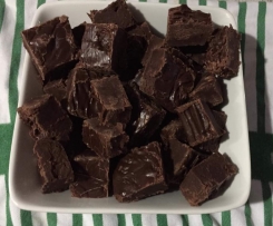 Old Fashioned Traditional Chocolate Fudge