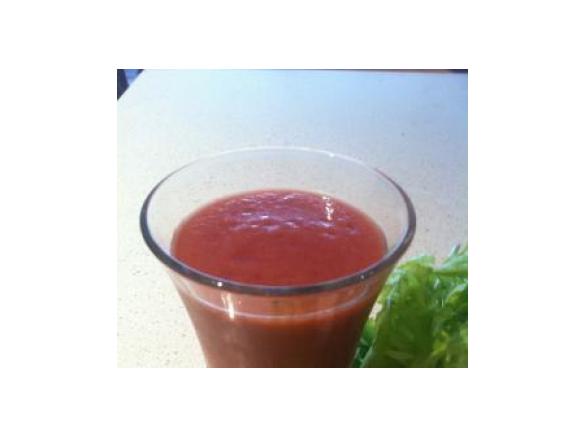 Pear, Celery, Chilli, Ginger and Raspberry Juice