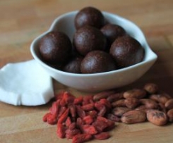 Fudgy raw cacao bean, date & goji treat balls