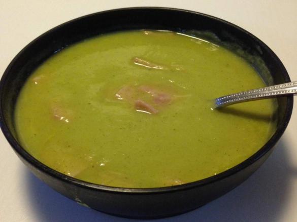 Leek, Cauliflower, Zucchini and Bacon Soup