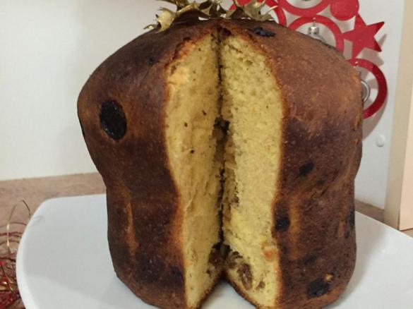 Panettone (a festive Italian Christmas Cake)