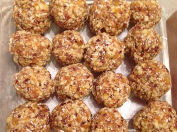 Cinnamon Caramel Apple Energy Balls