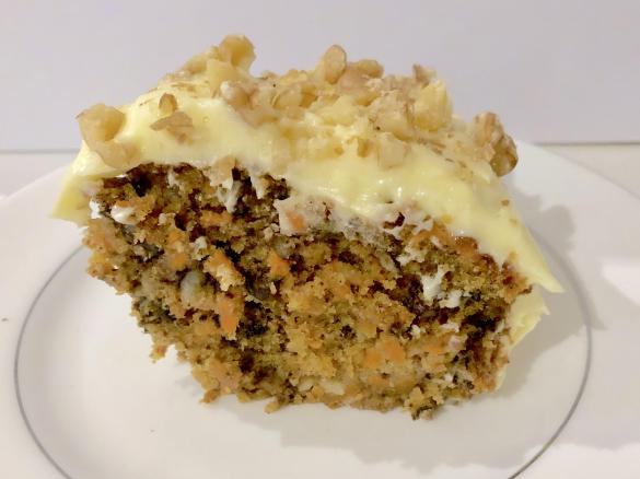 *BEST* Chunky Carrot Cake Recipe