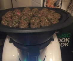 Green meatballs in dill sauce