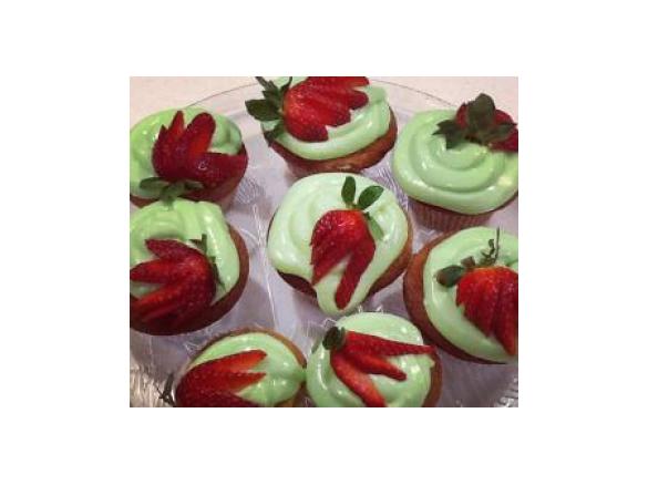 Rekorderlig strawberry-lime cider cupcakes with lime cream cheese frosting