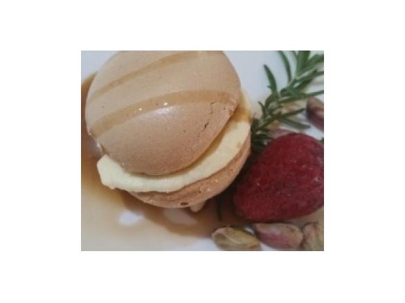 Brown sugar meringues