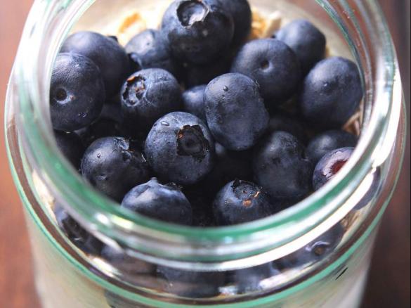 Blueberry overnight oats