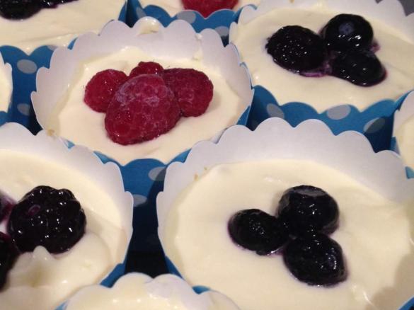 White chocolate blueberry cheesecake (no bake)