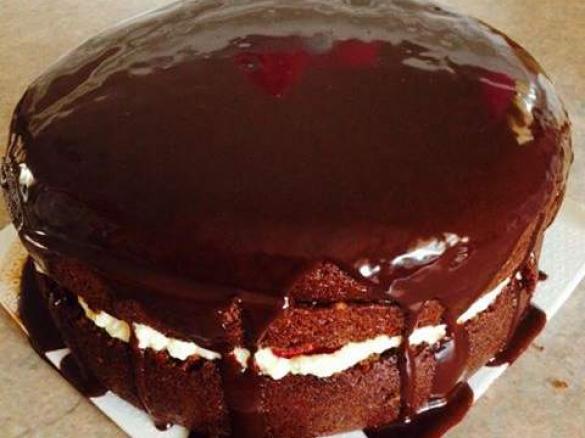 Chocolate Raspberry Drizzle Cake
