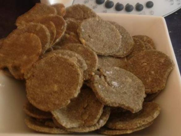 Sunny Sesame Crackers (Clone Sammy & Bella's Tostadas)